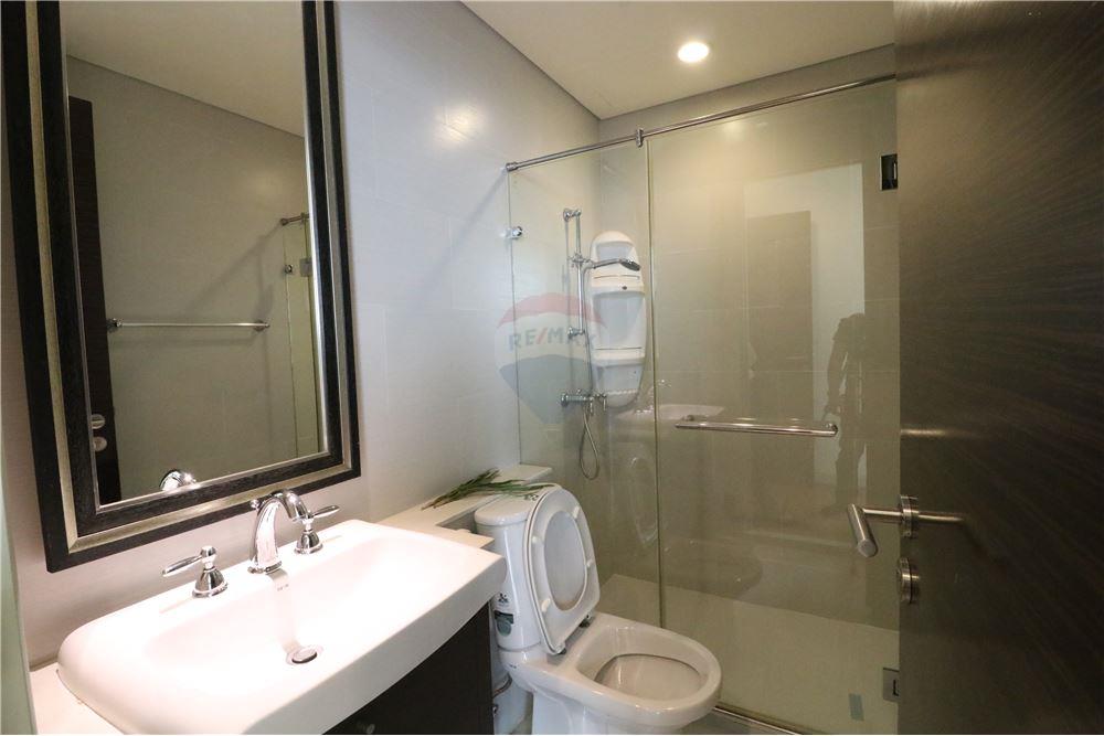 Condo for Sale and Rent Watermark Chaophraya