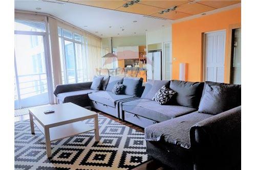 for Sale and Rent Condo Baan Sathorn Chaopraya
