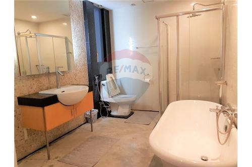 for Sale and Rent Condo Baan Sathorn Chaopraya
