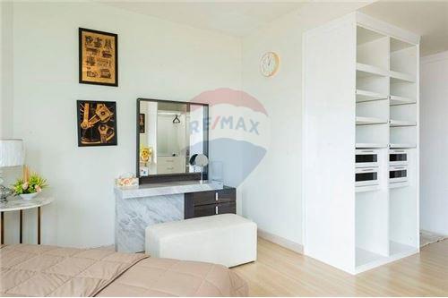 Baan Sathorn Chaopraya Condo for Sale and Rent 