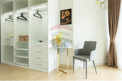 Condo for Sale and Rent Baan Sathorn Chaopraya