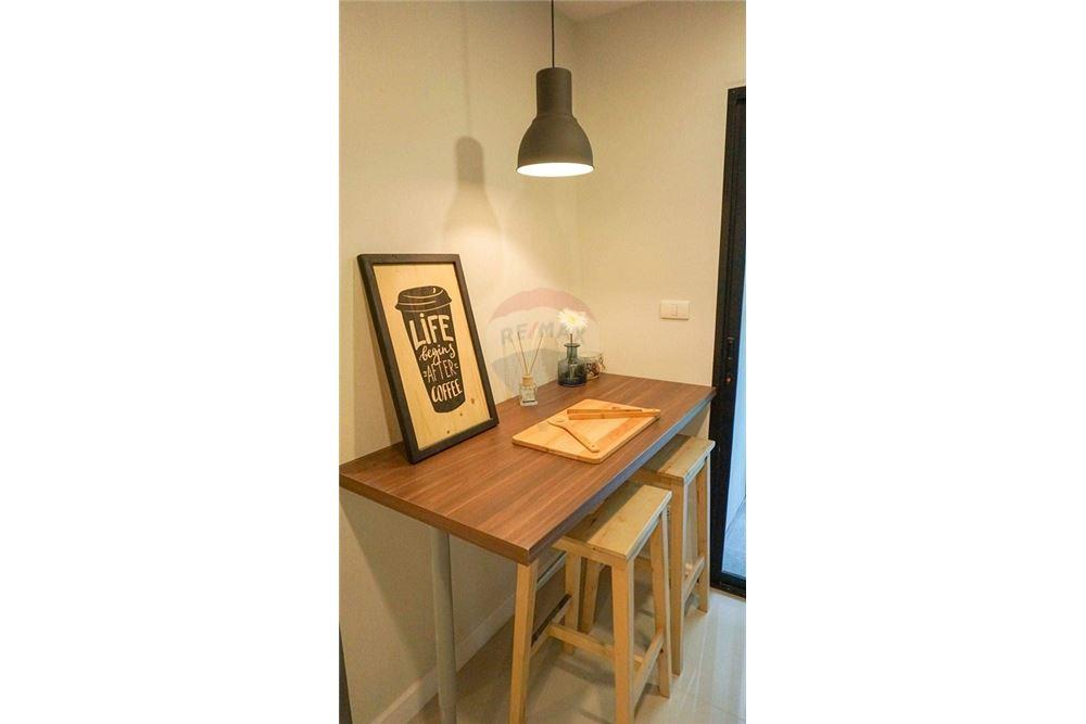 ซีนิธ เพลส สุขุมวิท 42 คอนโด บนถนนสุขุมวิท สำหรับขายและเช่า