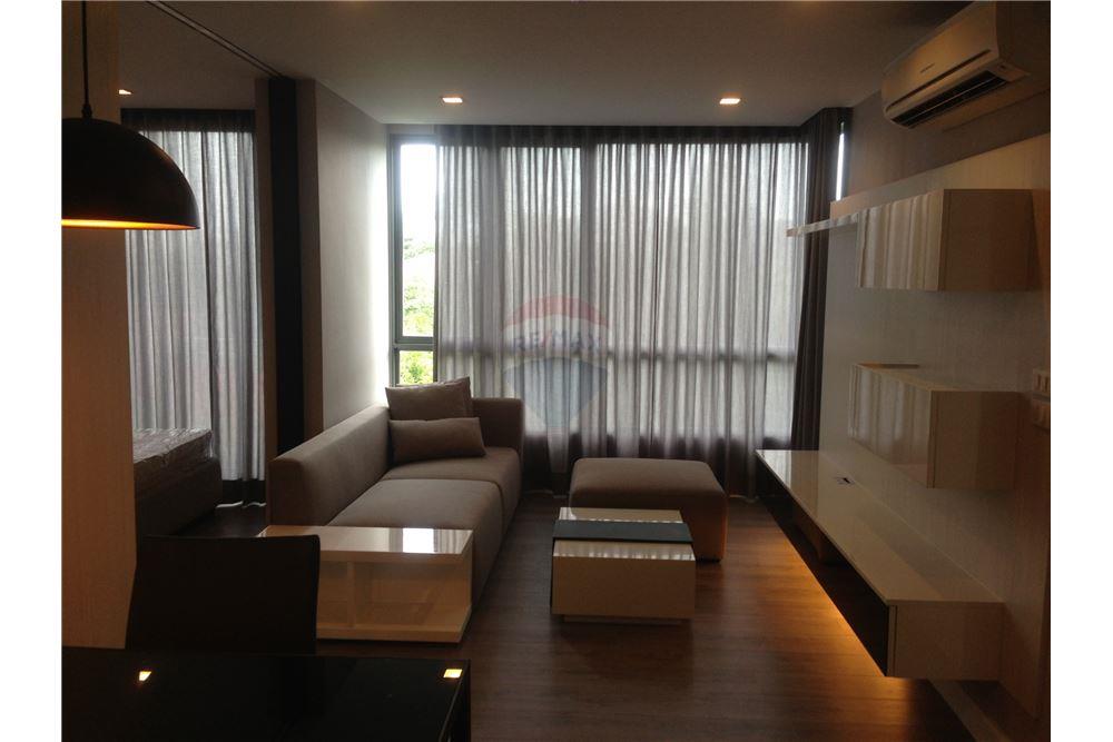 The Room สุขุมวิท 40 สำหรับขายและให้เช่าคอนโดโดย Land and Houses