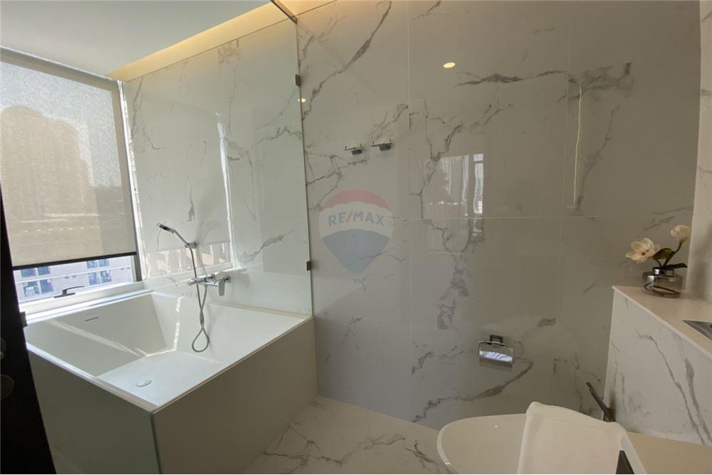 Siamese Queens on Sukhumvit Road for Sale and Rent Condo