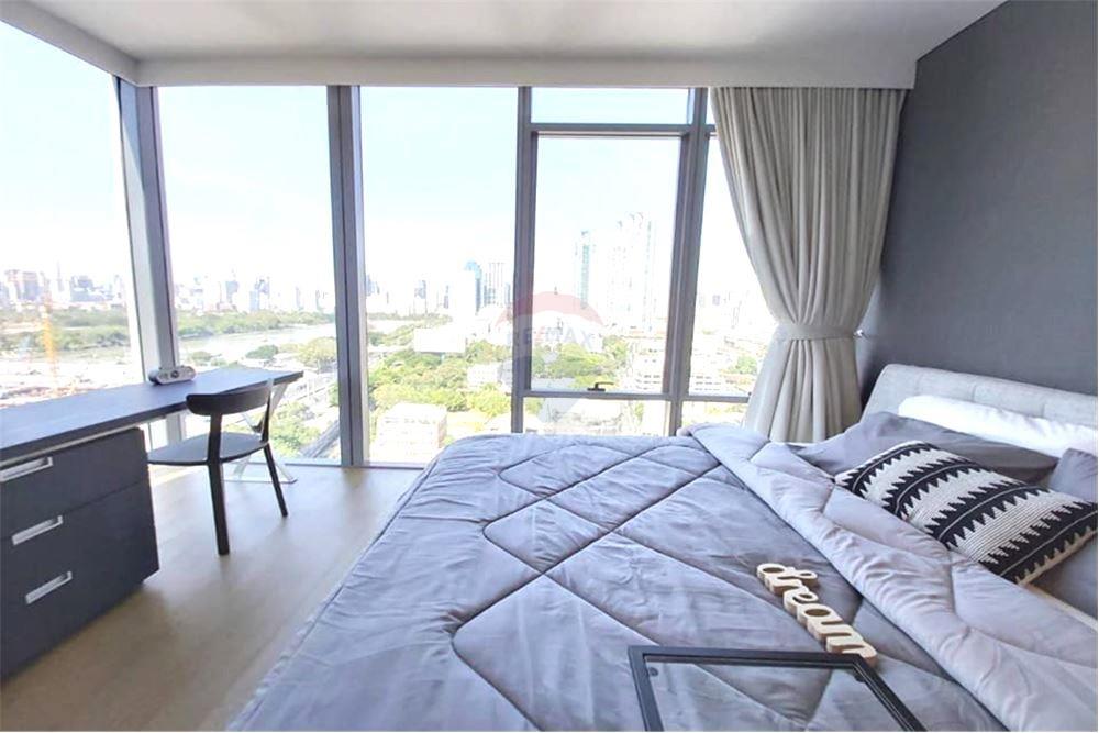 for Sale and Rent Siamese Queens Condo on Sukhumvit Road