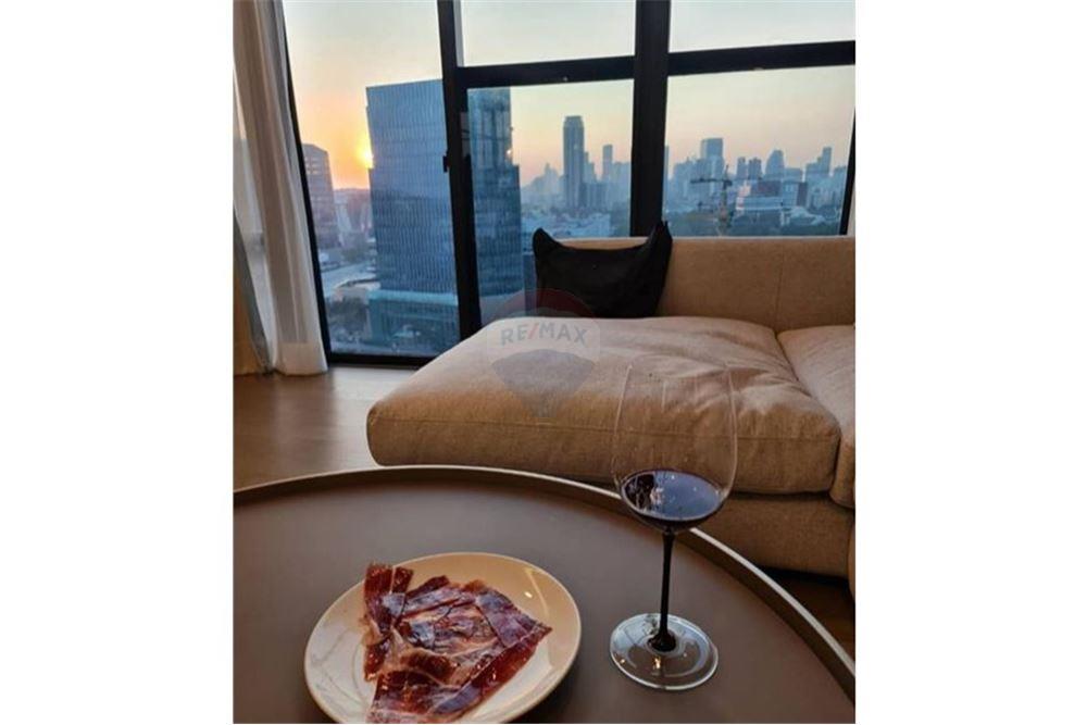 Siamese Queens on Sukhumvit Road for Sale and Rent Condo