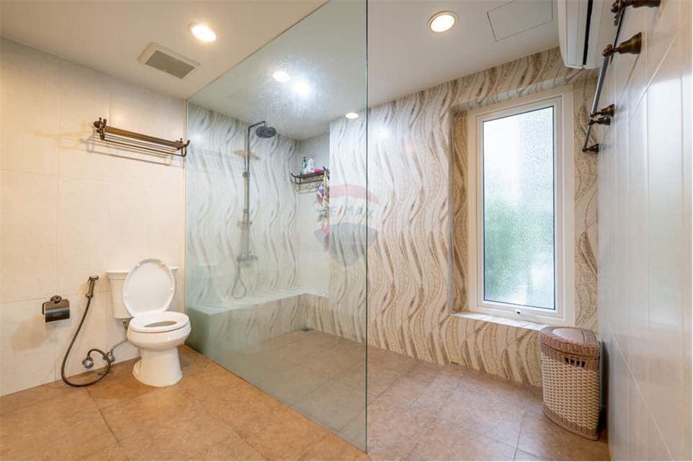 Condo La Vie En Rose Place for Sale and rent by National Union  