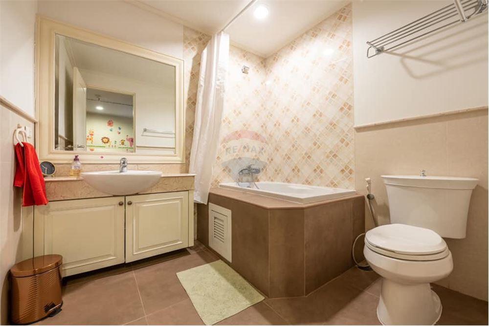 Condo by National Union for Sale and rent La Vie En Rose Place 