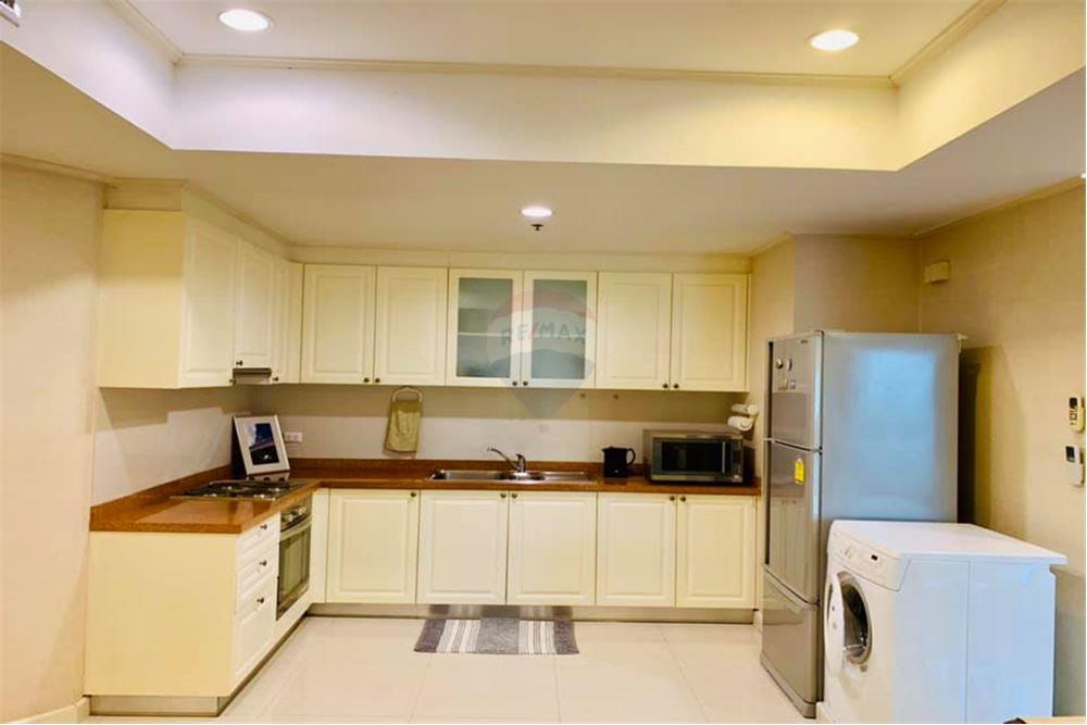 for Sale and rent Condo La Vie En Rose Place by National Union