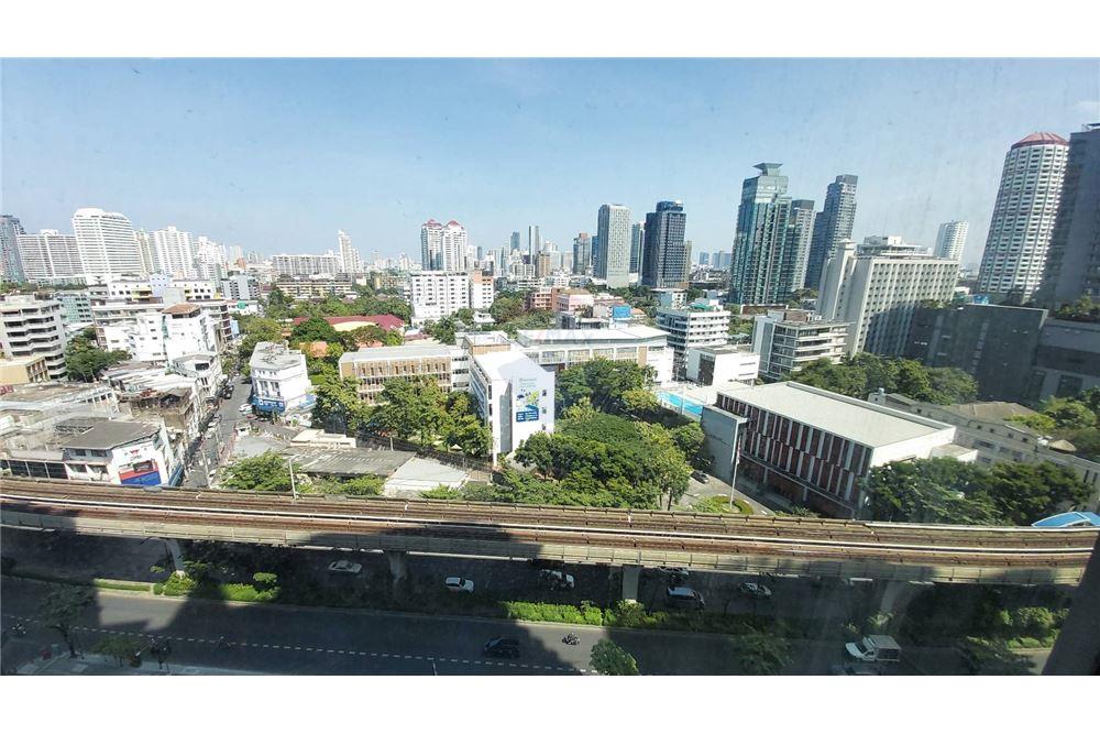 เดอะ เครสท์ สุขุมวิท 34 บาย เอสซี แอสเสท ขายและให้เช่าคอนโด