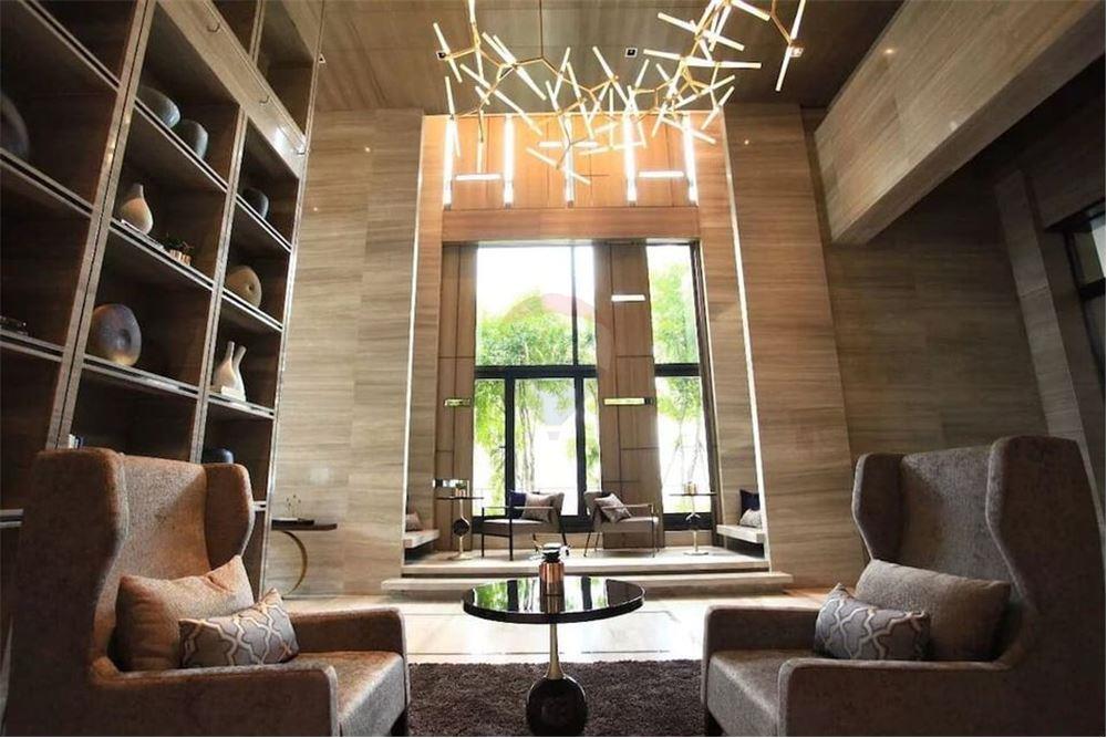 出售和出租 Condo Circle Living 原型