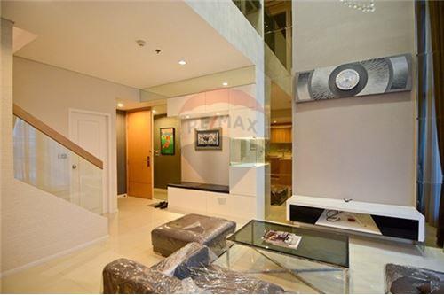 Villa Asoke Condo for Sale and Rent