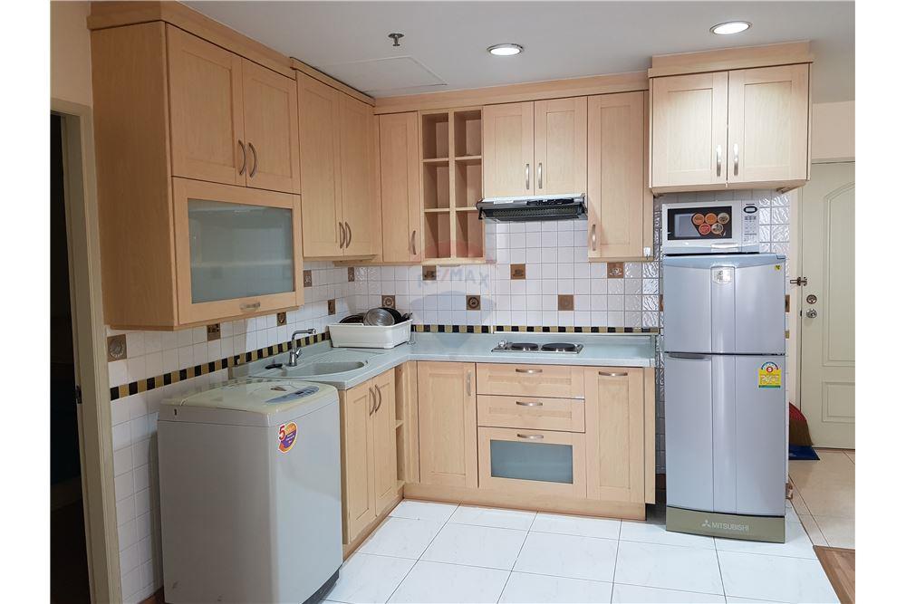 Condo Asoke Place for Sale and Rent