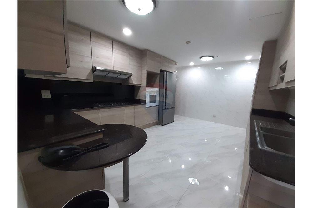 G.P. Grande Tower for Sale and Rent Condo