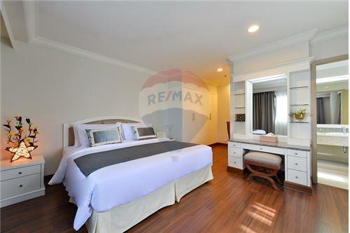 Condo G.P. Grande Tower for Sale and Rent