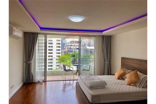 Condo D.S. Tower 1 Sukhumvit 33 for Sale and Rent