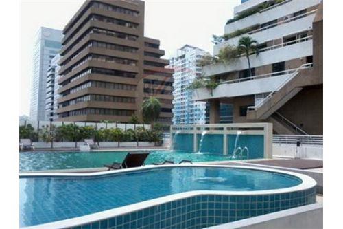 สุขุมวิท ลิฟวิ่งทาวน์ ขายและให้เช่าคอนโด 