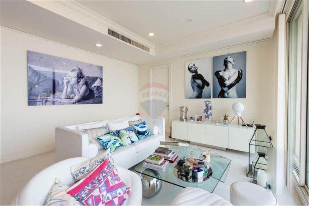 Royce Private Residences ขายและให้เช่าคอนโด