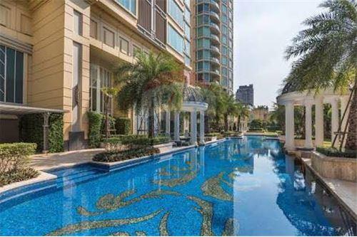 ขายและให้เช่าคอนโด Royce Private Residences