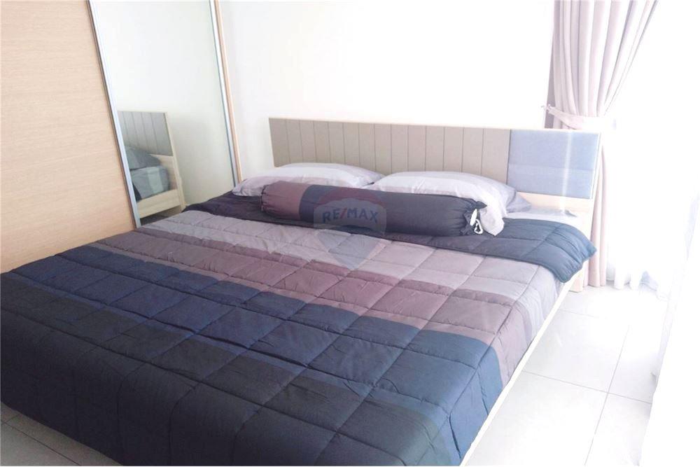 Condo The Lofts Ekkamai for Sale and Rent