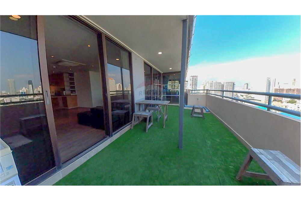Acadamia Grand Tower Condo for Sale and Rent