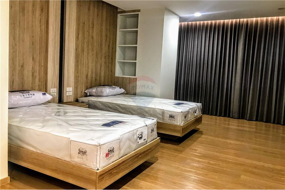 for Sale and Rent Condo Acadamia Grand Tower