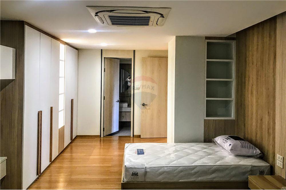 Acadamia Grand Tower for Sale and Rent Condo