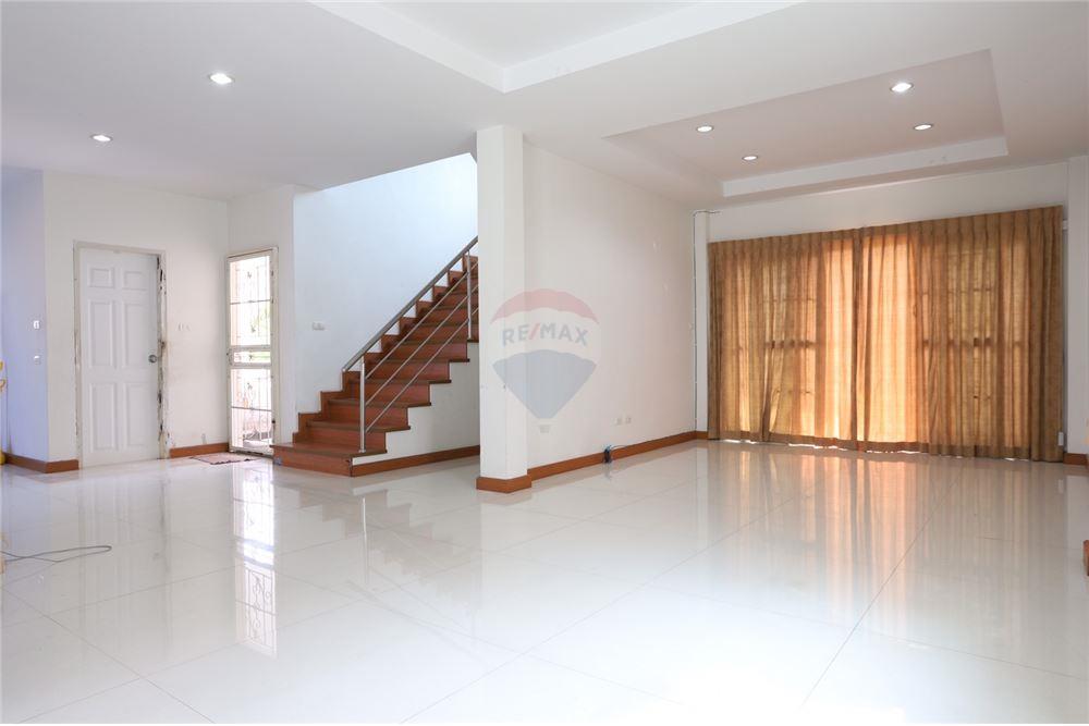  Central, Kamphaeng Phet English - Thailand 2