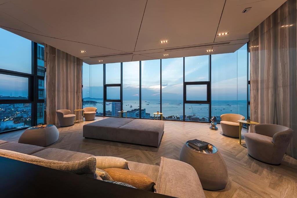 Luxury condo for sale in Venetian Signature Pattaya Jomtie