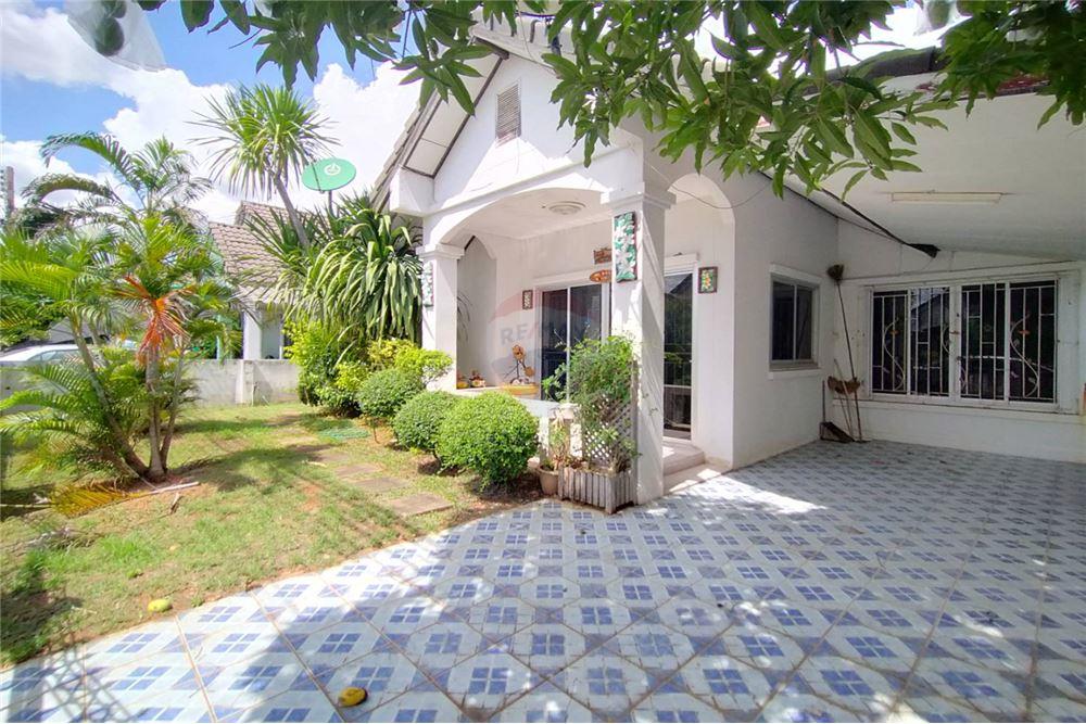  North-East, Nong Bua Lamphu English - Thailand 2